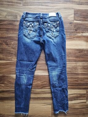 Miss Me Women’s Blue Distressed Back-Pocket Jeans 27